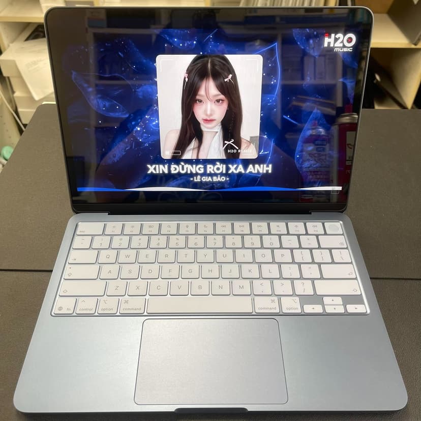 - 7950. Macbook Neo 2026 13” xanh indigo A18Pro/8/512Gb pin100% chu kỳ sạc 4 lần bh Apple 27/6/2027 pk cáp sạc, giá 11man5