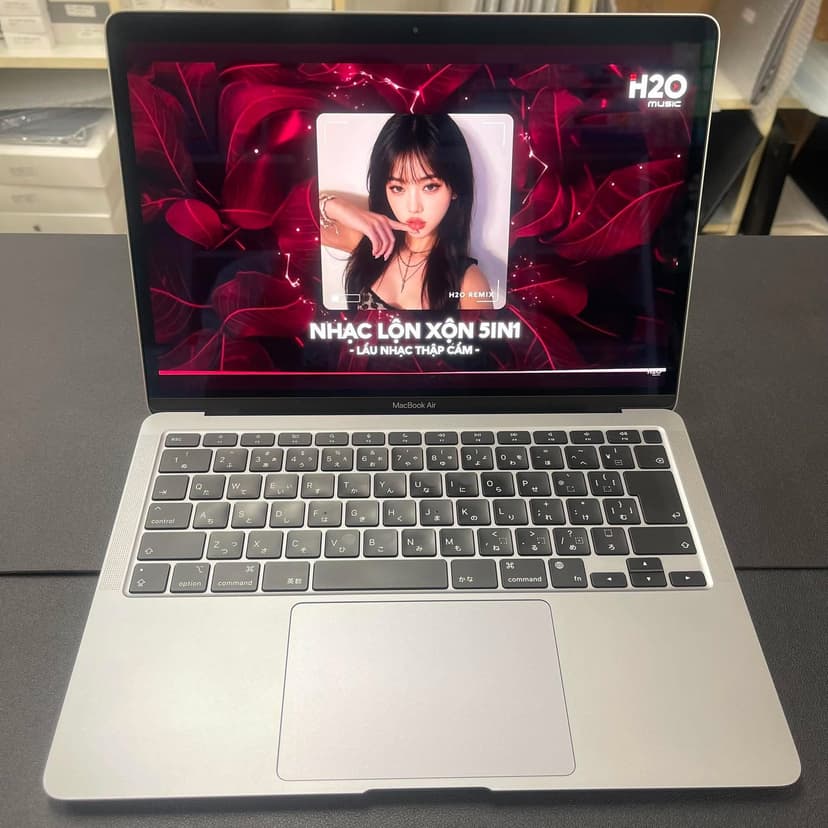 - 7783. Macbook Air 2020 13.3” xám M1/8/256Gb pin 91% sạc 112 lần pk cáp sạc, giá 6man8